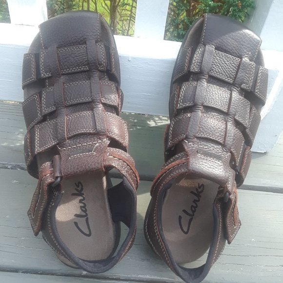 mens clarks sandals size 9
